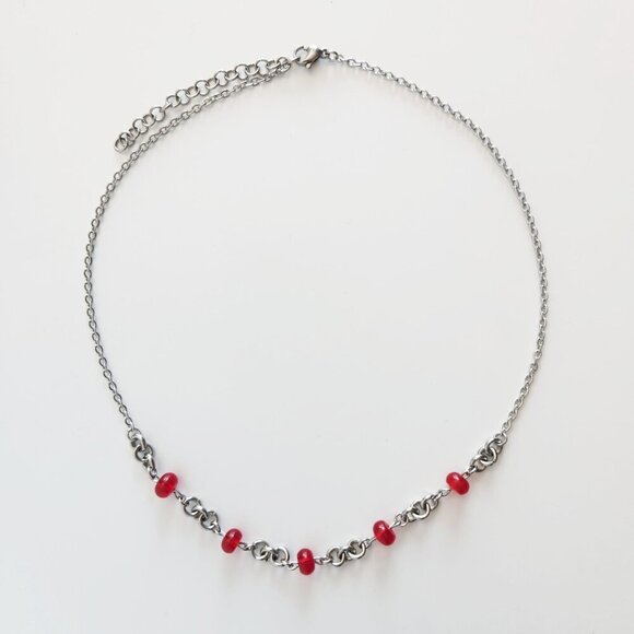 Gothic red and silver choker necklace with a small silver chain - Picture 4 of 6